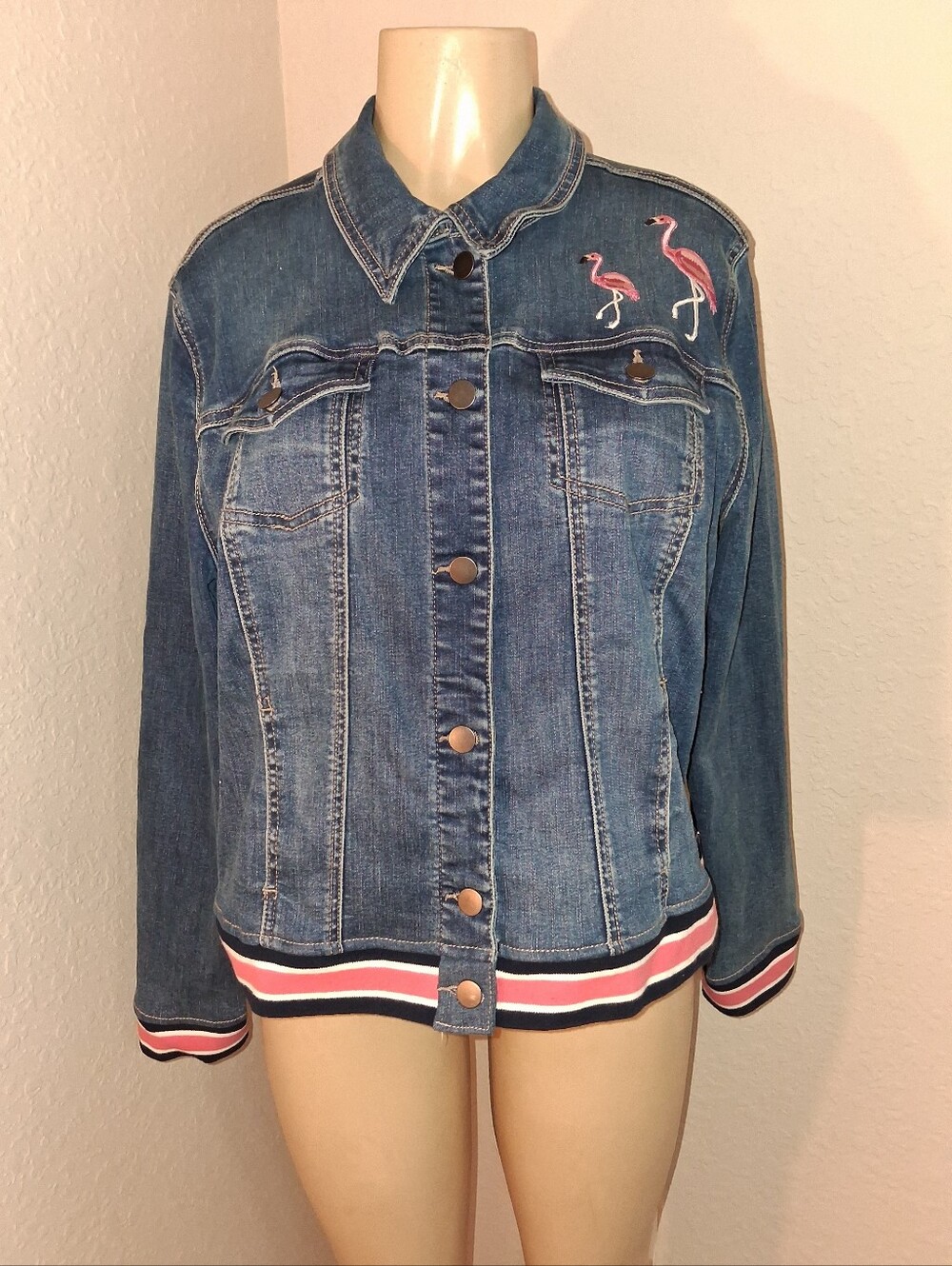 CROWN & IVY SUPER CUTE  FLOMINGO JEAN JACKET SZ XLG